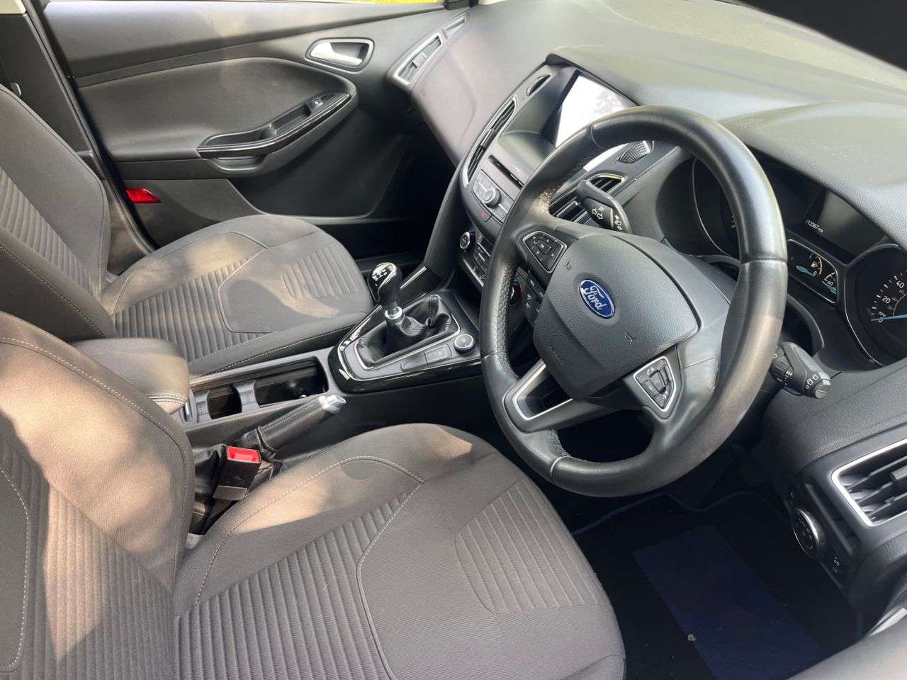 A 2018 FORD FOCUS 1.0T EcoBoost Titanium Hatchback 5dr Petrol Manual Euro 6 (s/s) (125 ps) Ca A 2018 FORD FOCUS 1.0T EcoBoost Titanium Hatchback 5dr Petrol Manual Euro 6 (s/s) (125 ps) Ca