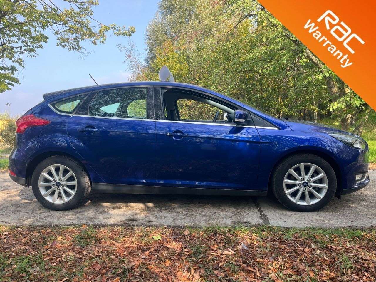 A 2018 FORD FOCUS 1.0T EcoBoost Titanium Hatchback 5dr Petrol Manual Euro 6 (s/s) (125 ps) Ca A 2018 FORD FOCUS 1.0T EcoBoost Titanium Hatchback 5dr Petrol Manual Euro 6 (s/s) (125 ps) Ca