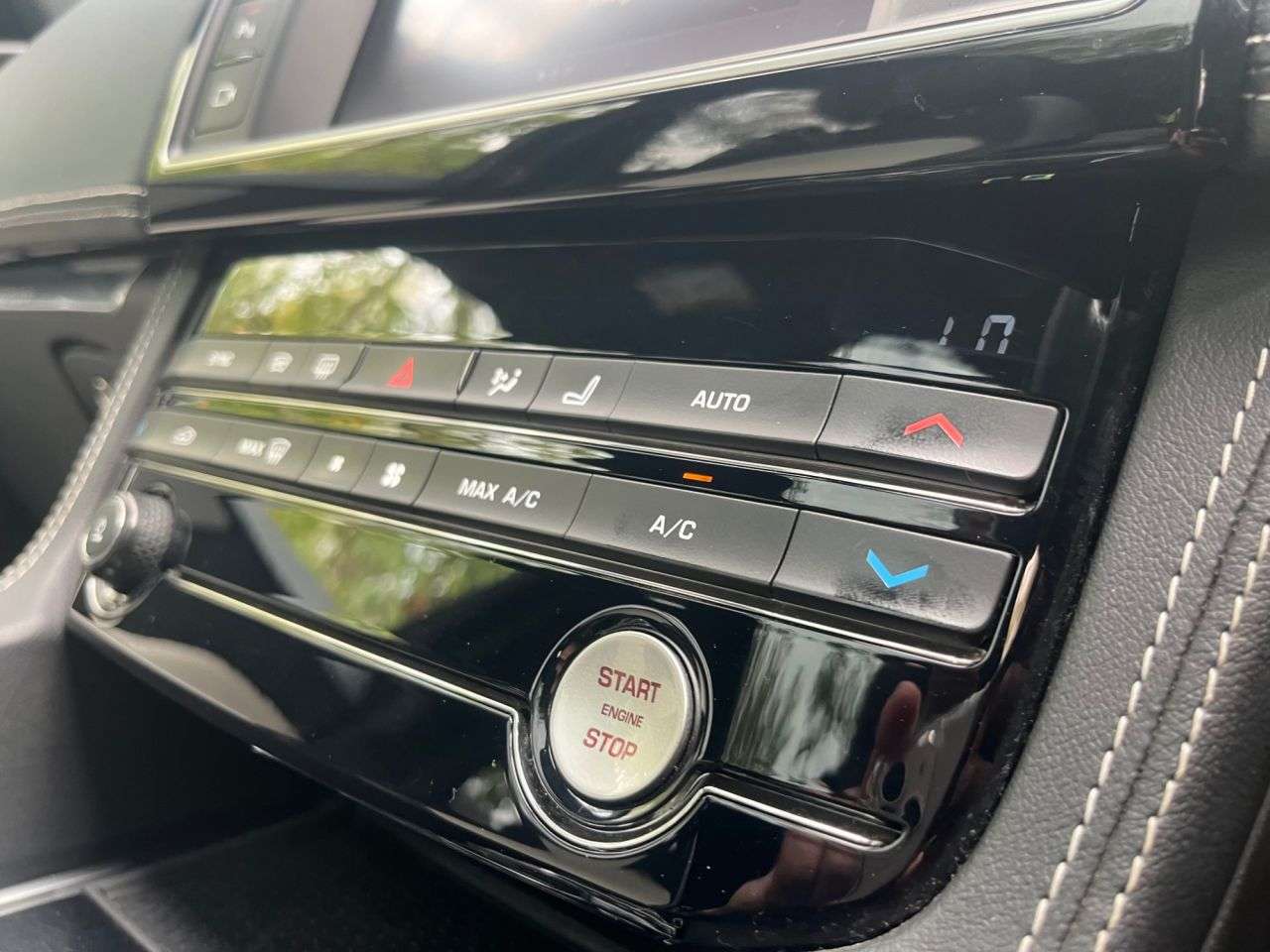 2018 JAGUAR F-PACE 2018 JAGUAR F-PACE