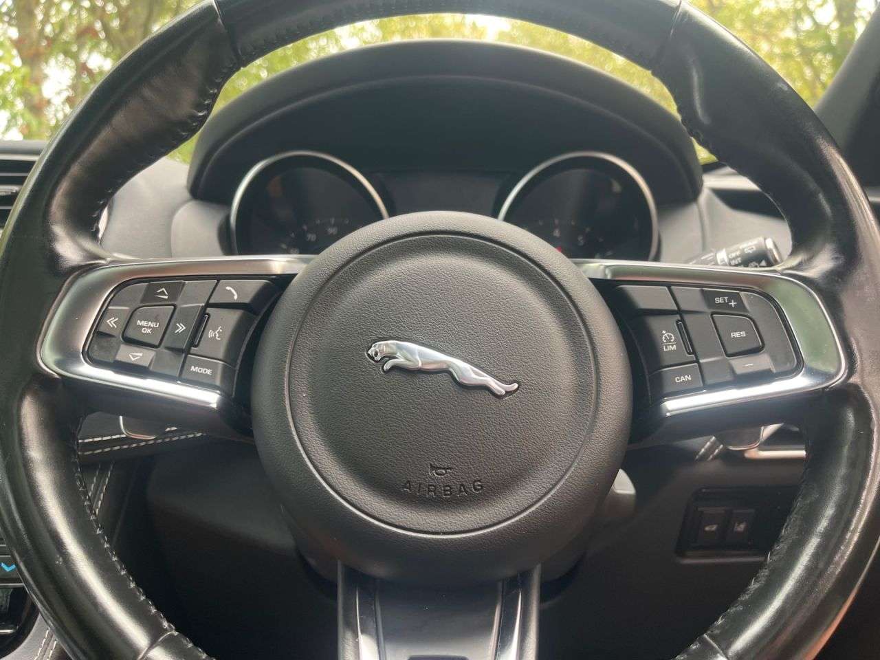 2018 JAGUAR F-PACE 2018 JAGUAR F-PACE