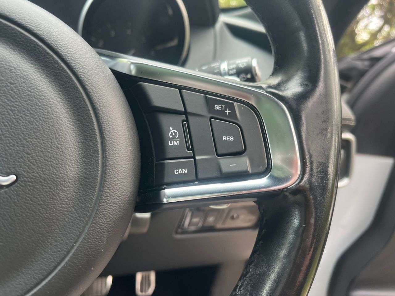 2018 JAGUAR F-PACE 2018 JAGUAR F-PACE