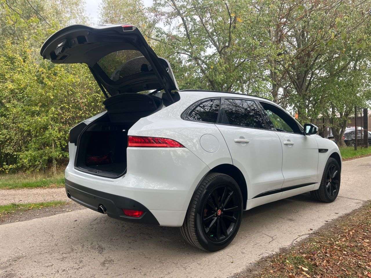 2018 JAGUAR F-PACE 2018 JAGUAR F-PACE