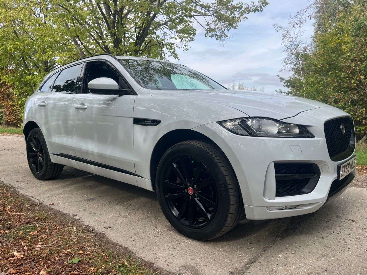 A 2018 JAGUAR F-PACE 2.0 P250i R-Sport SUV 5dr Petrol Auto AWD Euro 6 (s/s) (250 ps) Car Finance A 2018 JAGUAR F-PACE 2.0 P250i R-Sport SUV 5dr Petrol Auto AWD Euro 6 (s/s) (250 ps) Car Finance