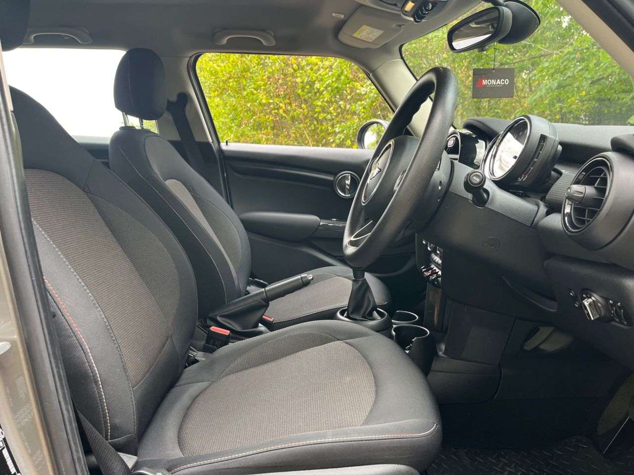 A 2019 MINI HATCH 1.5 Cooper Classic Hatchback 5dr Petrol Manual Euro 6 (s/s) (136 ps) Car Fi A 2019 MINI HATCH 1.5 Cooper Classic Hatchback 5dr Petrol Manual Euro 6 (s/s) (136 ps) Car Fi