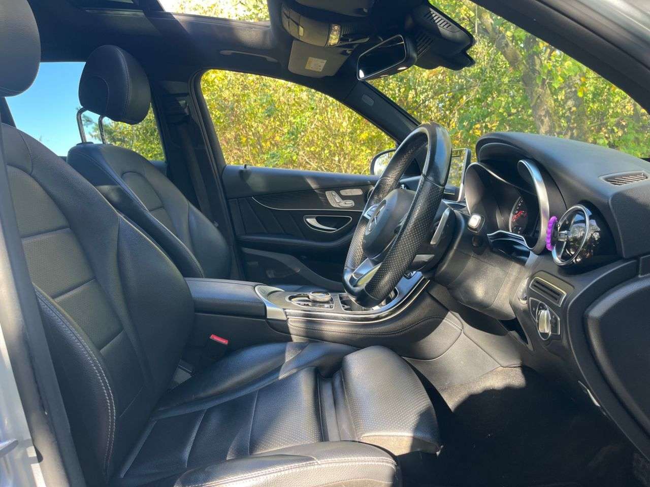 A 2018 MERCEDES-BENZ GLC 2.1 GLC220d AMG Line (Premium) SUV 5dr Diesel G-Tronic 4MATIC Euro 6 (s/s) A 2018 MERCEDES-BENZ GLC 2.1 GLC220d AMG Line (Premium) SUV 5dr Diesel G-Tronic 4MATIC Euro 6 (s/s)