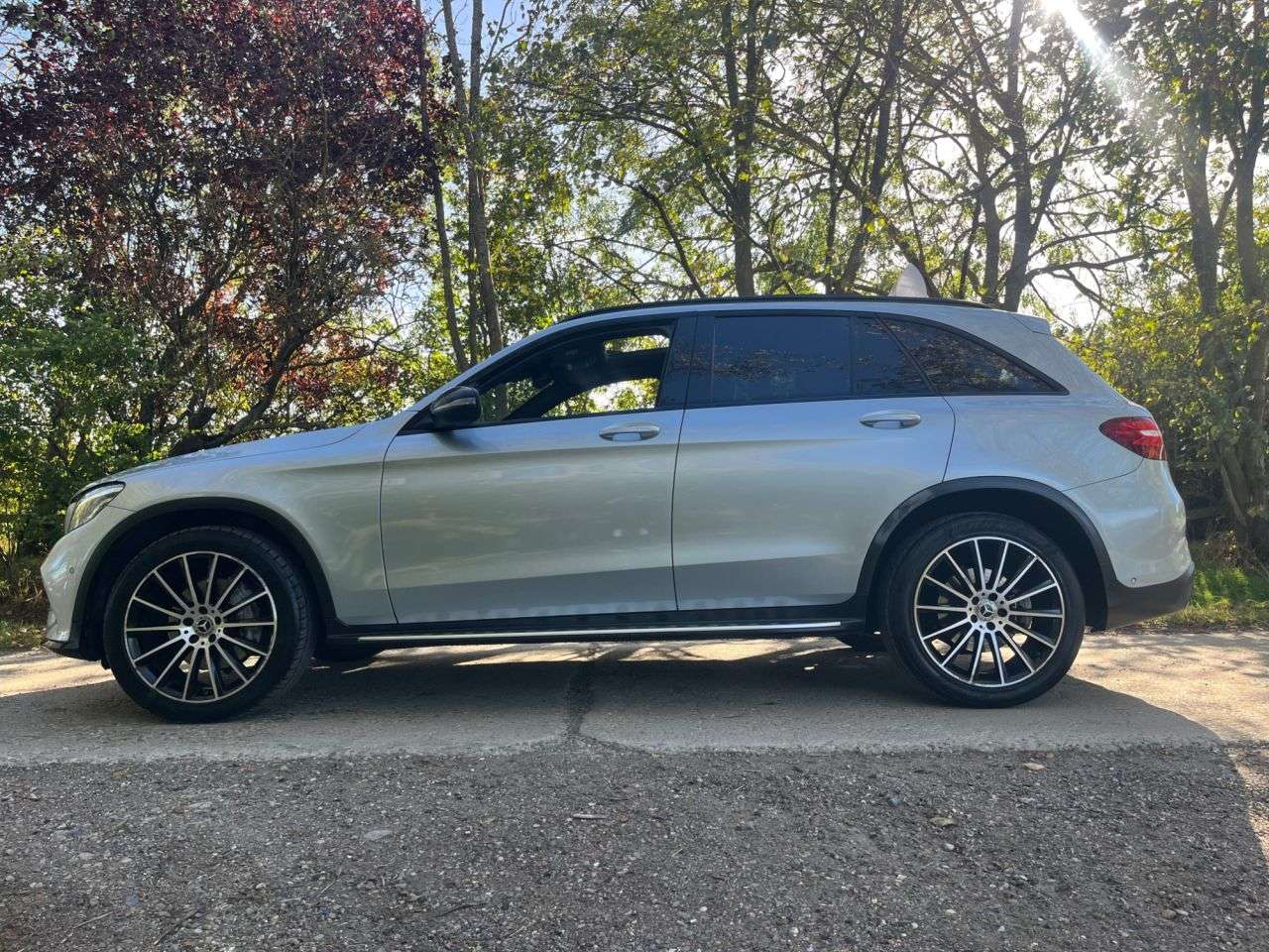 A 2018 MERCEDES-BENZ GLC 2.1 GLC220d AMG Line (Premium) SUV 5dr Diesel G-Tronic 4MATIC Euro 6 (s/s) A 2018 MERCEDES-BENZ GLC 2.1 GLC220d AMG Line (Premium) SUV 5dr Diesel G-Tronic 4MATIC Euro 6 (s/s)