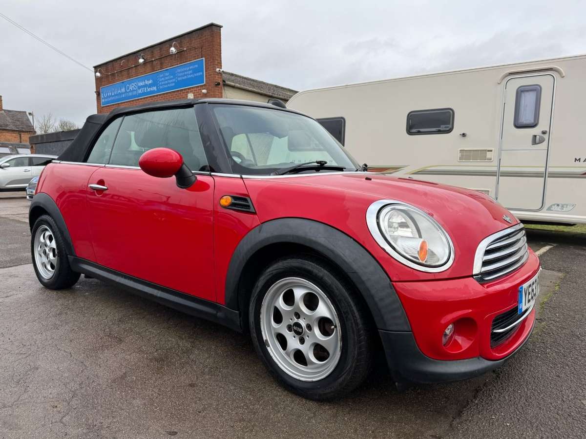 Check out this Mini Convertible 2013 Petrol Manual