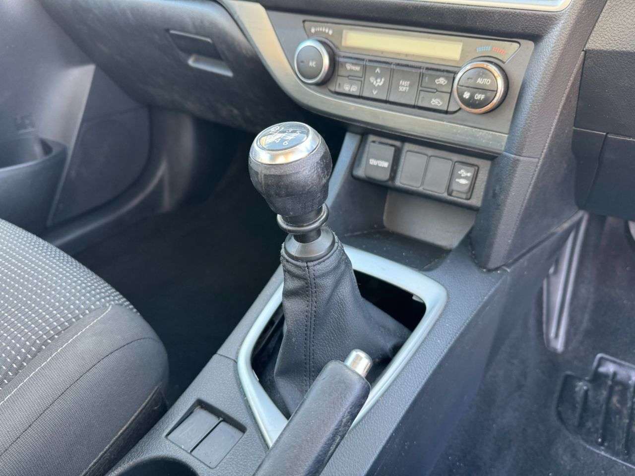 2013 TOYOTA AURIS 2013 TOYOTA AURIS