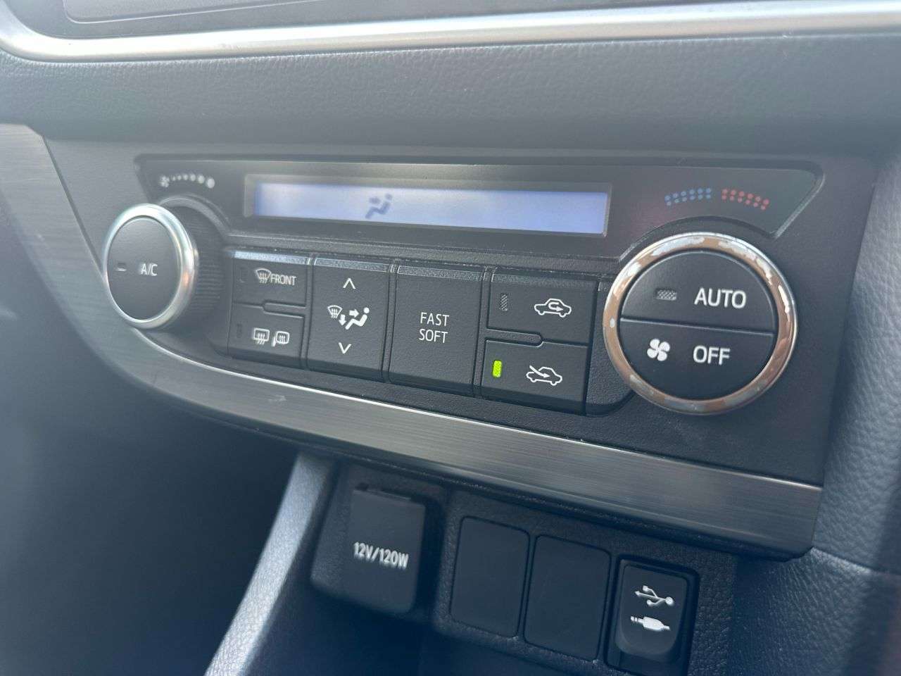 2013 TOYOTA AURIS 2013 TOYOTA AURIS