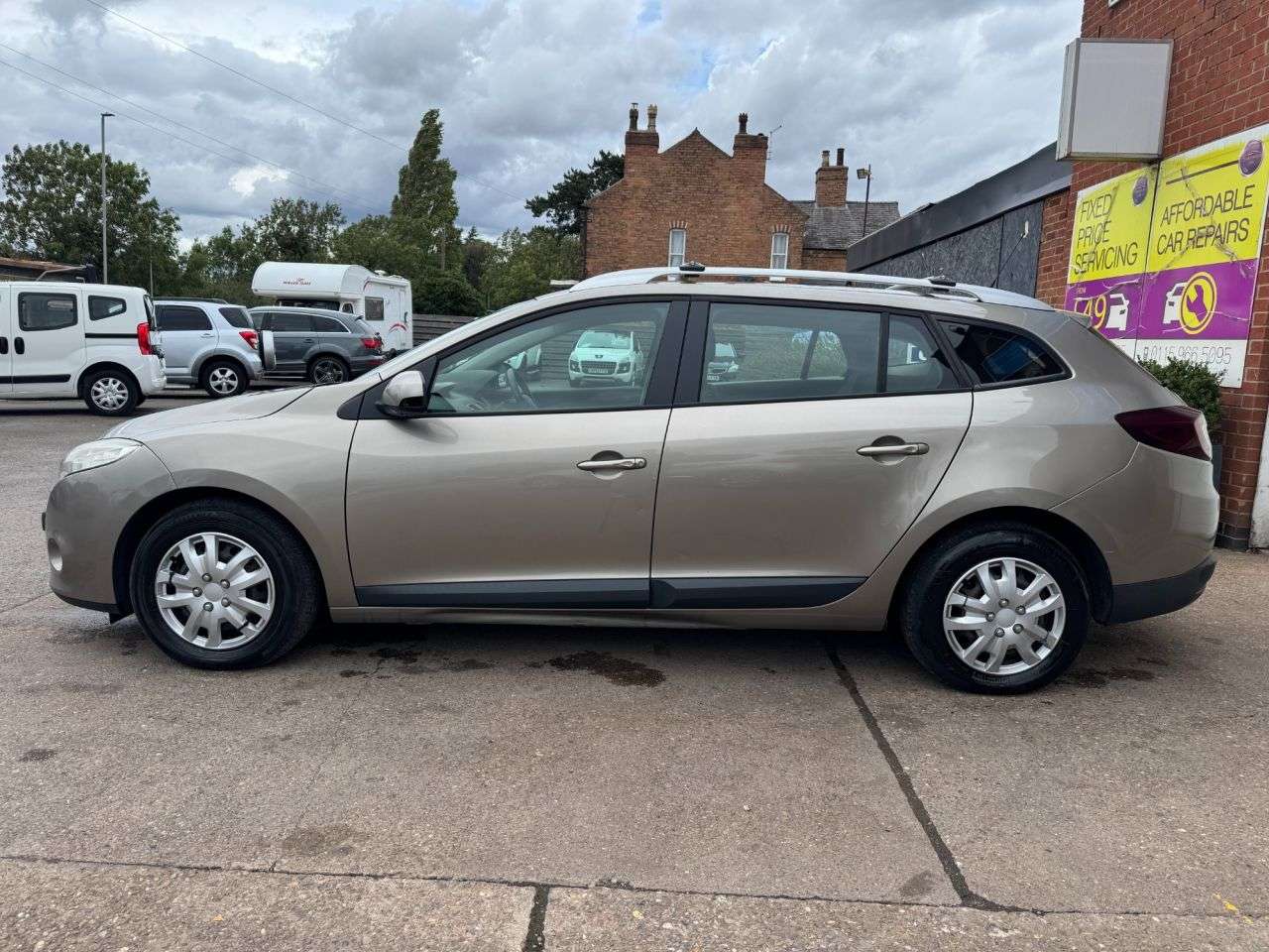 2009 RENAULT MEGANE 2009 RENAULT MEGANE