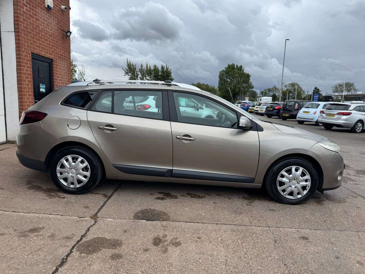 2009 RENAULT MEGANE 2009 RENAULT MEGANE