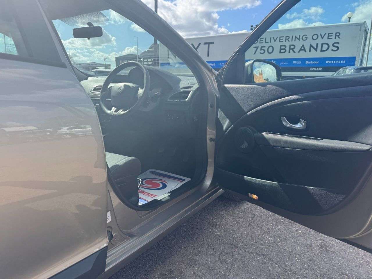 2009 RENAULT MEGANE 2009 RENAULT MEGANE