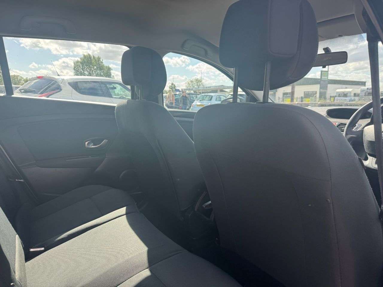 2009 RENAULT MEGANE 2009 RENAULT MEGANE