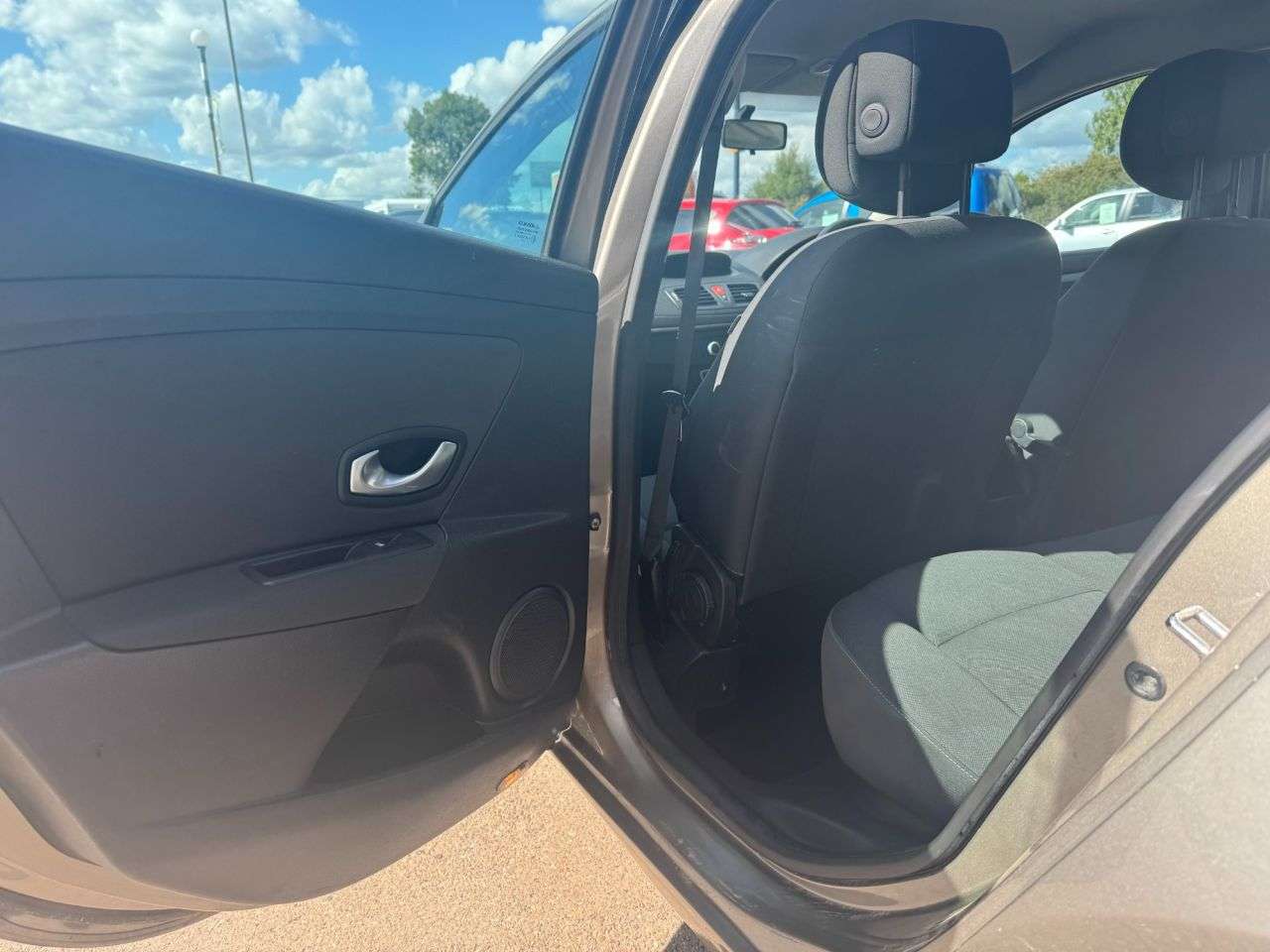 2009 RENAULT MEGANE 2009 RENAULT MEGANE