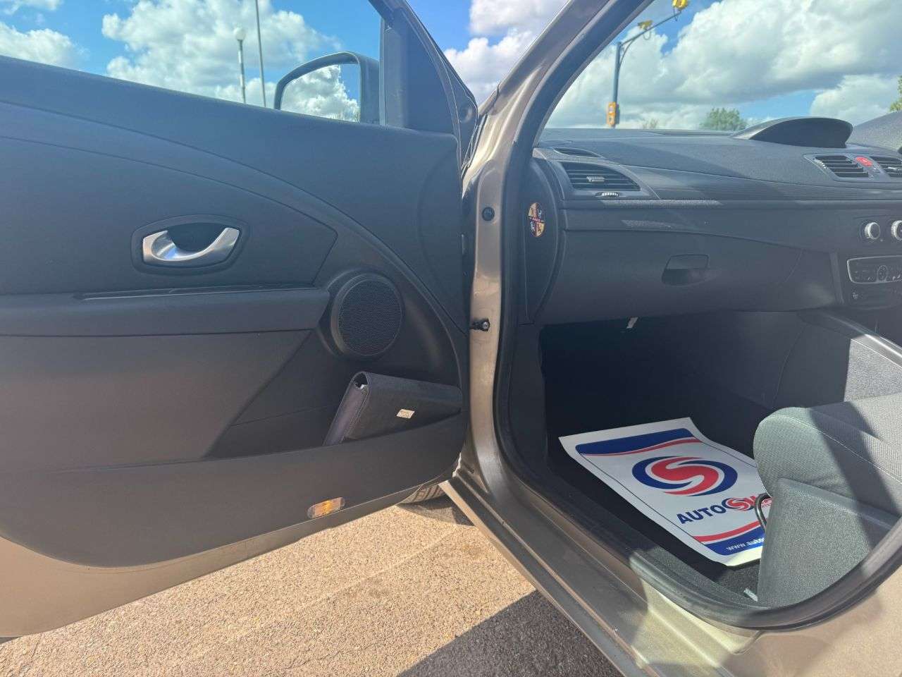 2009 RENAULT MEGANE 2009 RENAULT MEGANE