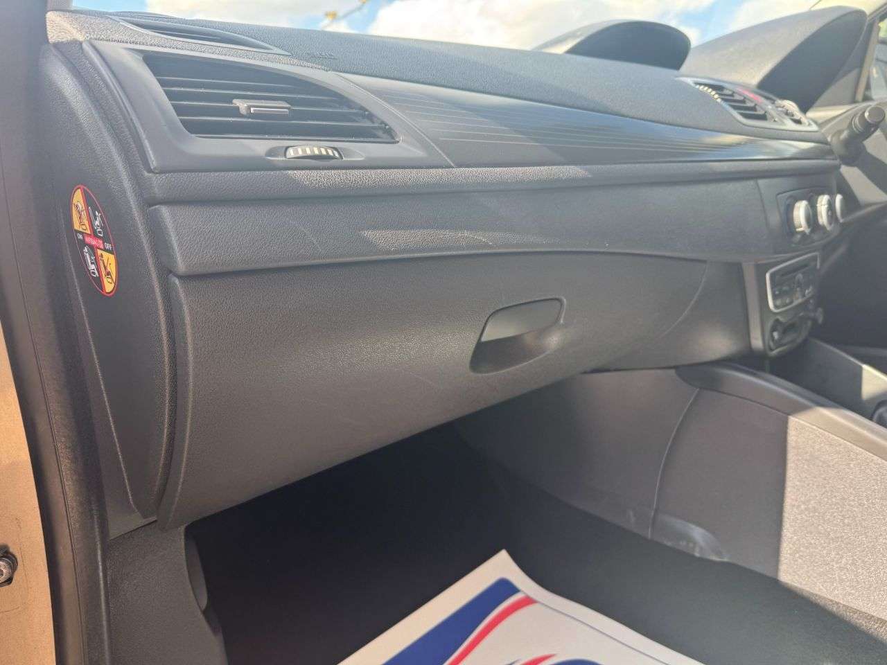 2009 RENAULT MEGANE 2009 RENAULT MEGANE