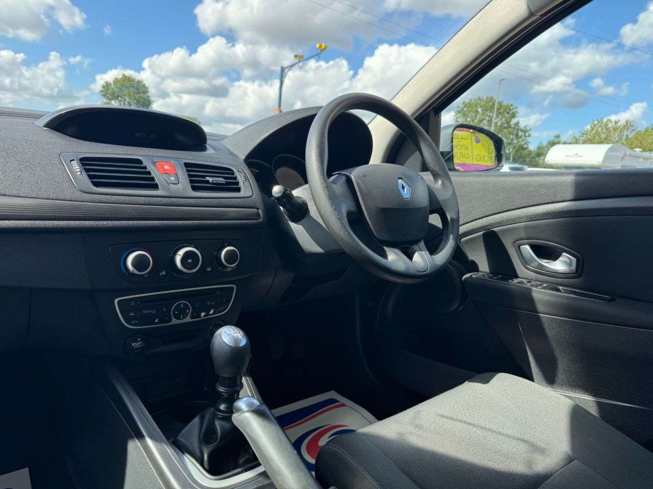 2009 RENAULT MEGANE 2009 RENAULT MEGANE