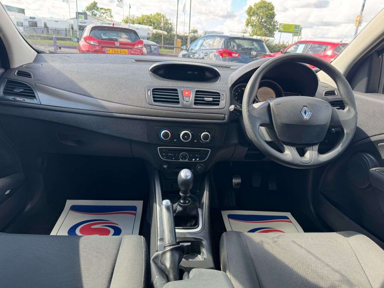 2009 RENAULT MEGANE 2009 RENAULT MEGANE