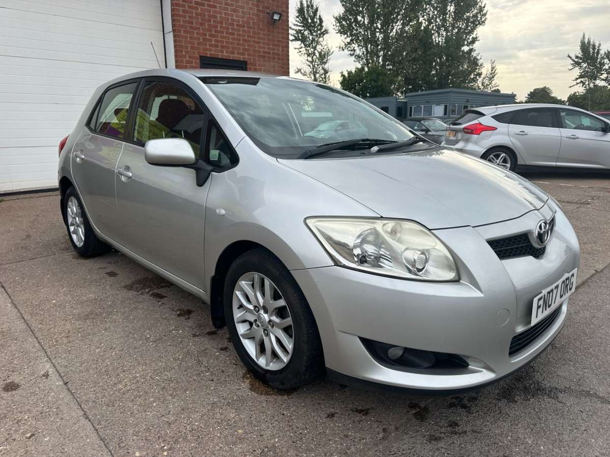 Check out this Toyota Auris 2007 Petrol Manual