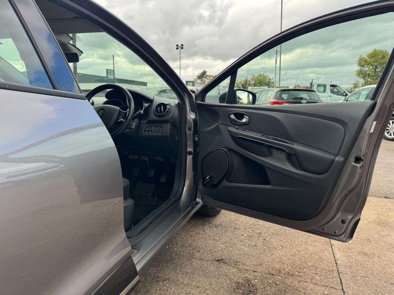 2016 RENAULT CLIO 2016 RENAULT CLIO