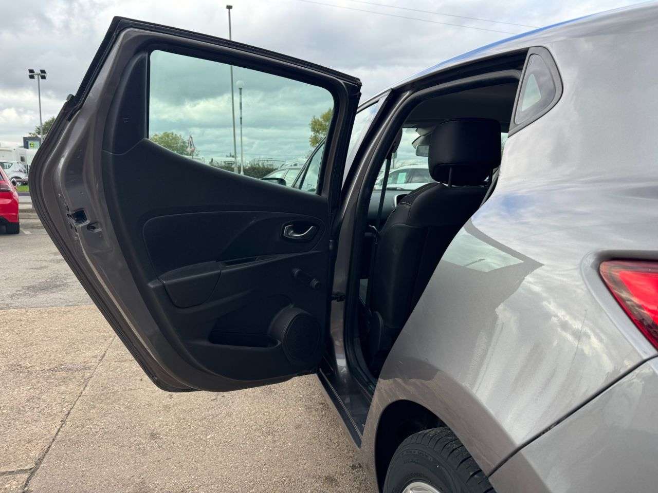 2016 RENAULT CLIO 2016 RENAULT CLIO