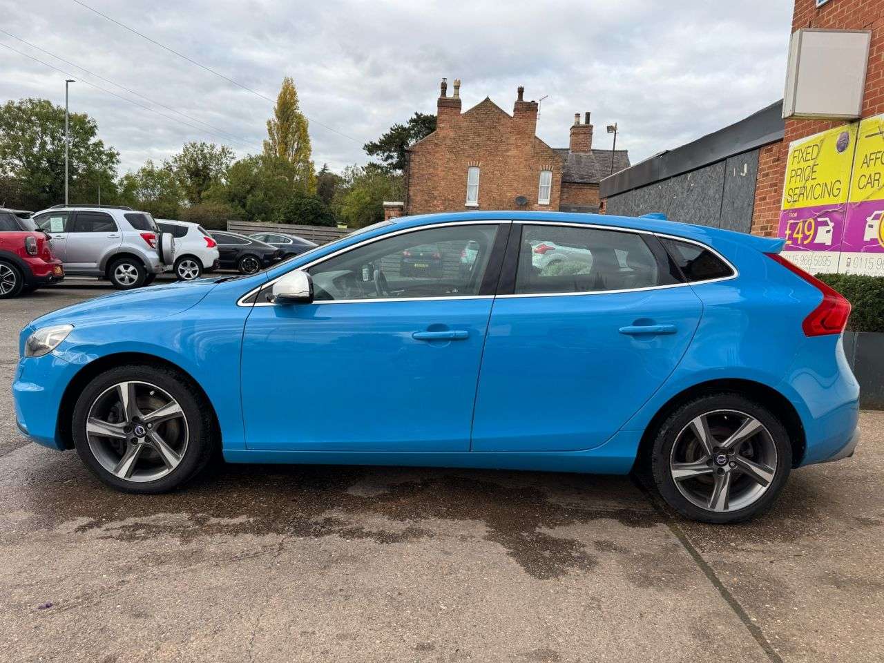 2014 VOLVO V40 2014 VOLVO V40