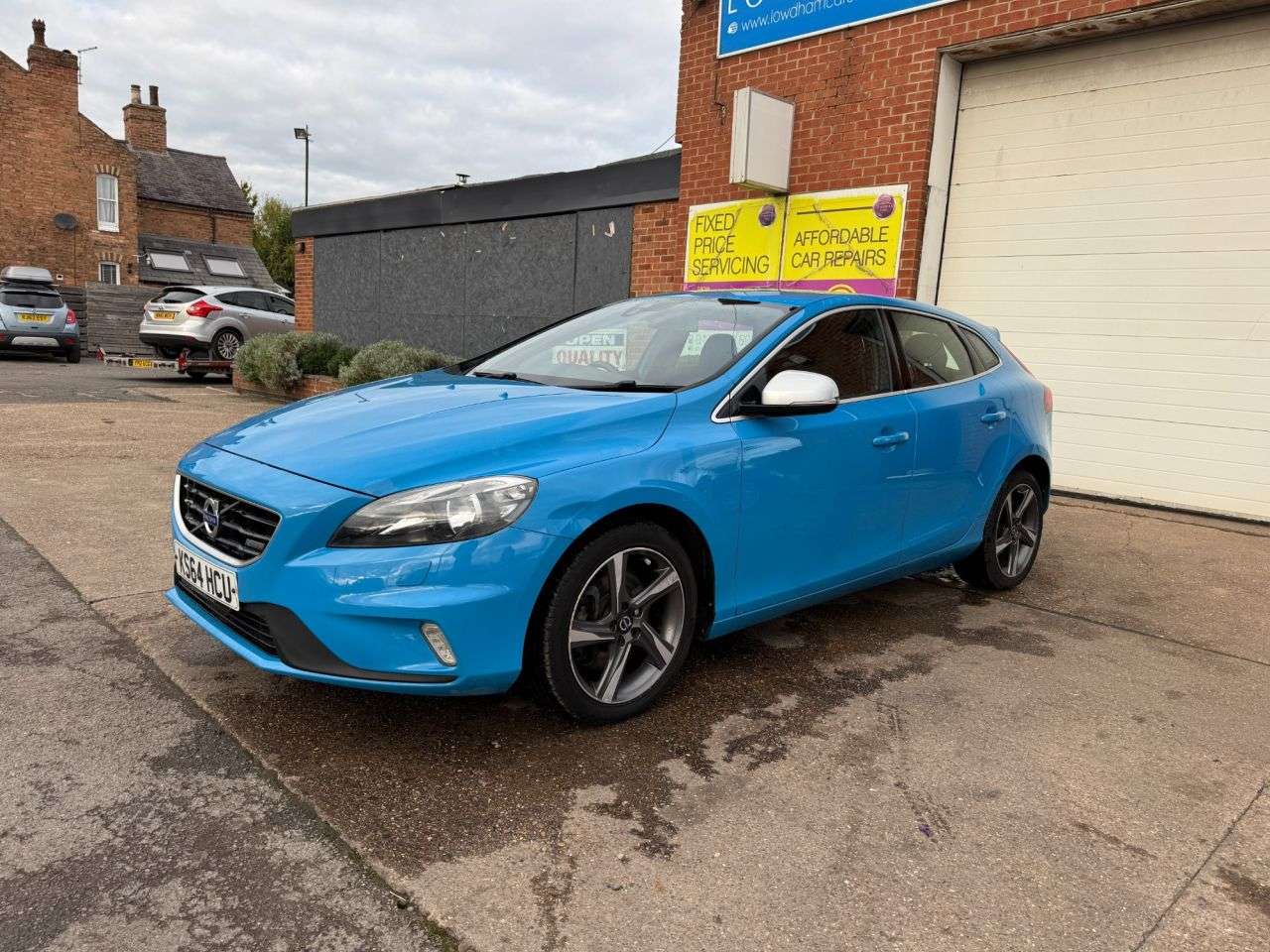 2014 VOLVO V40 2014 VOLVO V40