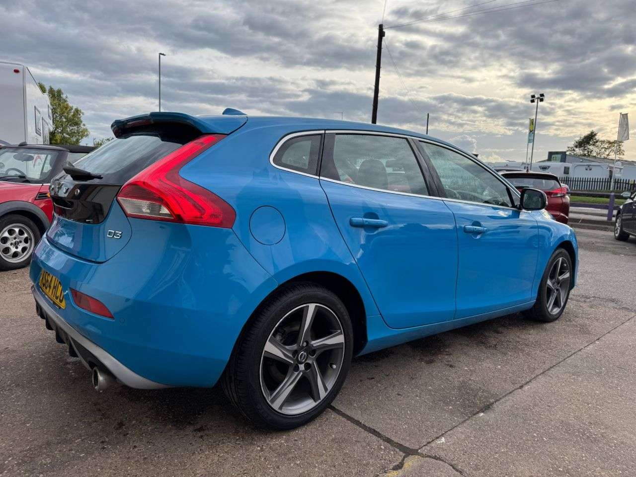 2014 VOLVO V40 2014 VOLVO V40