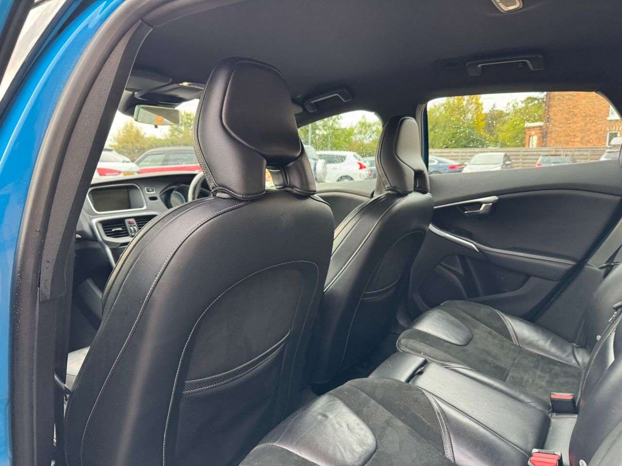 2014 VOLVO V40 2014 VOLVO V40