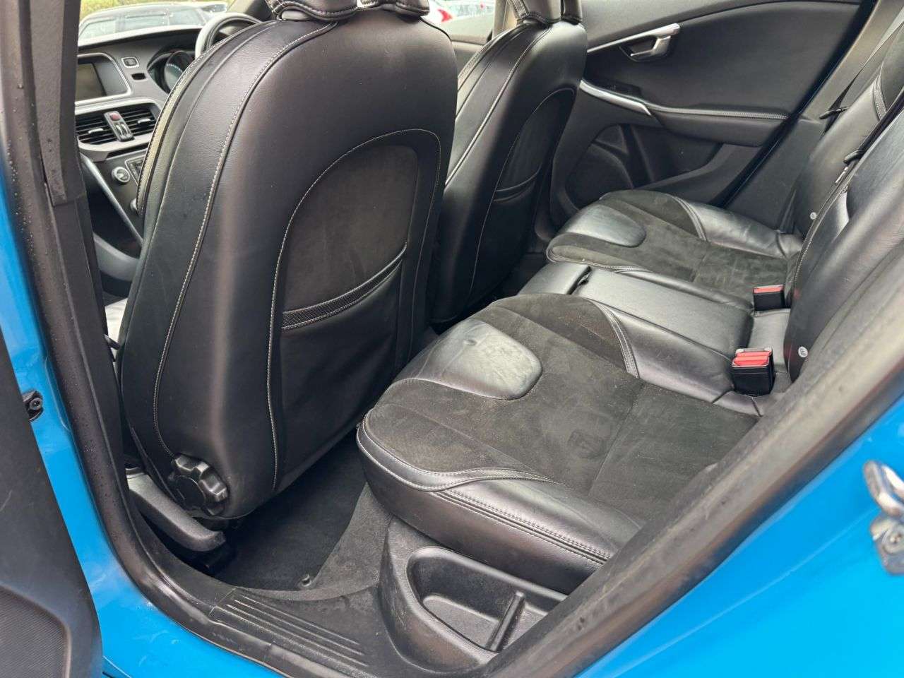 2014 VOLVO V40 2014 VOLVO V40