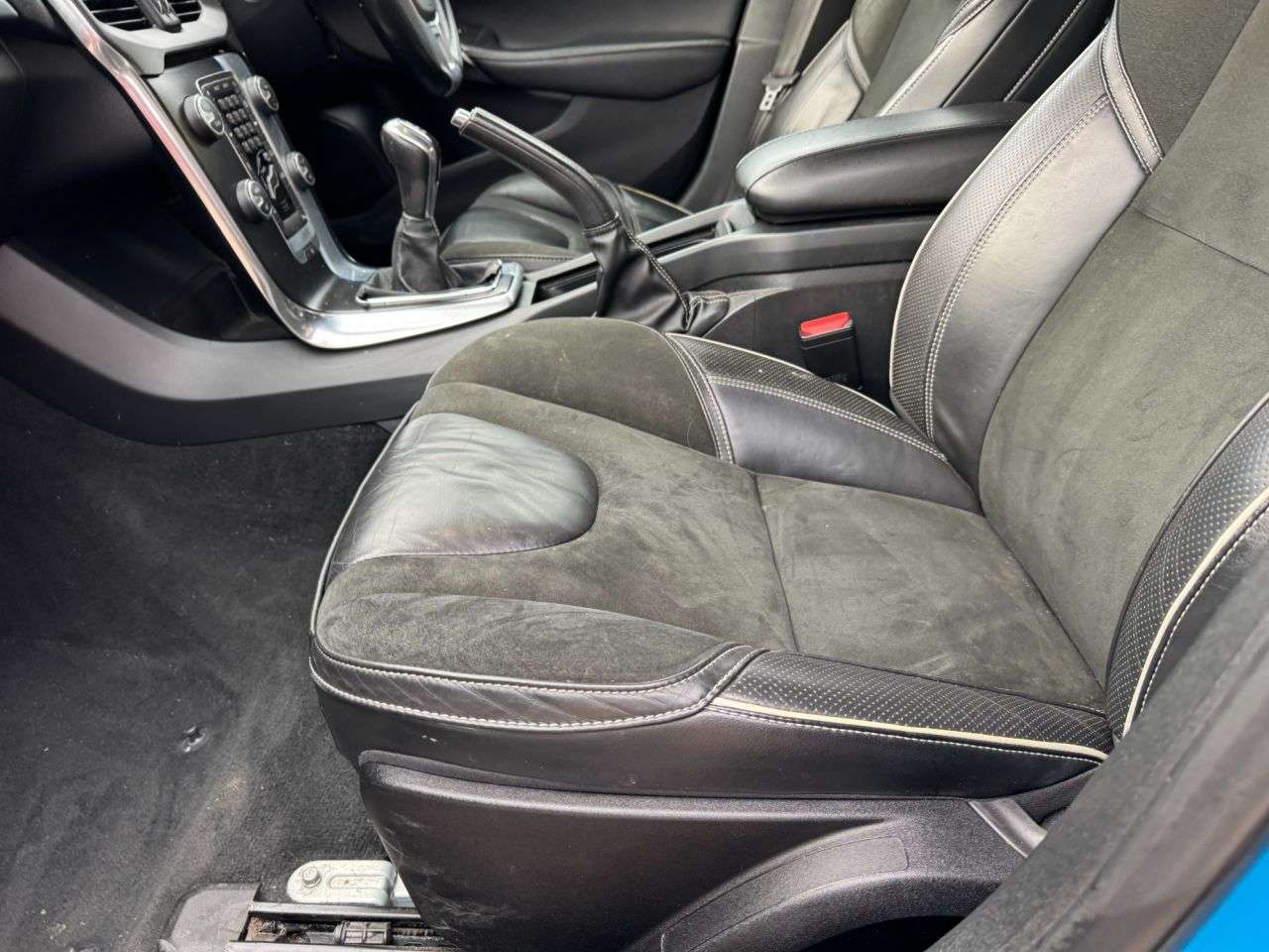 2014 VOLVO V40 2014 VOLVO V40