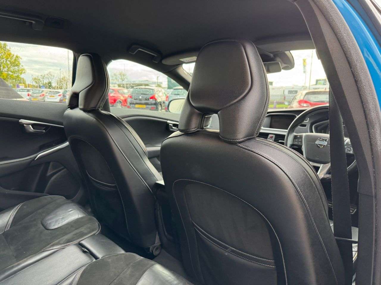 2014 VOLVO V40 2014 VOLVO V40