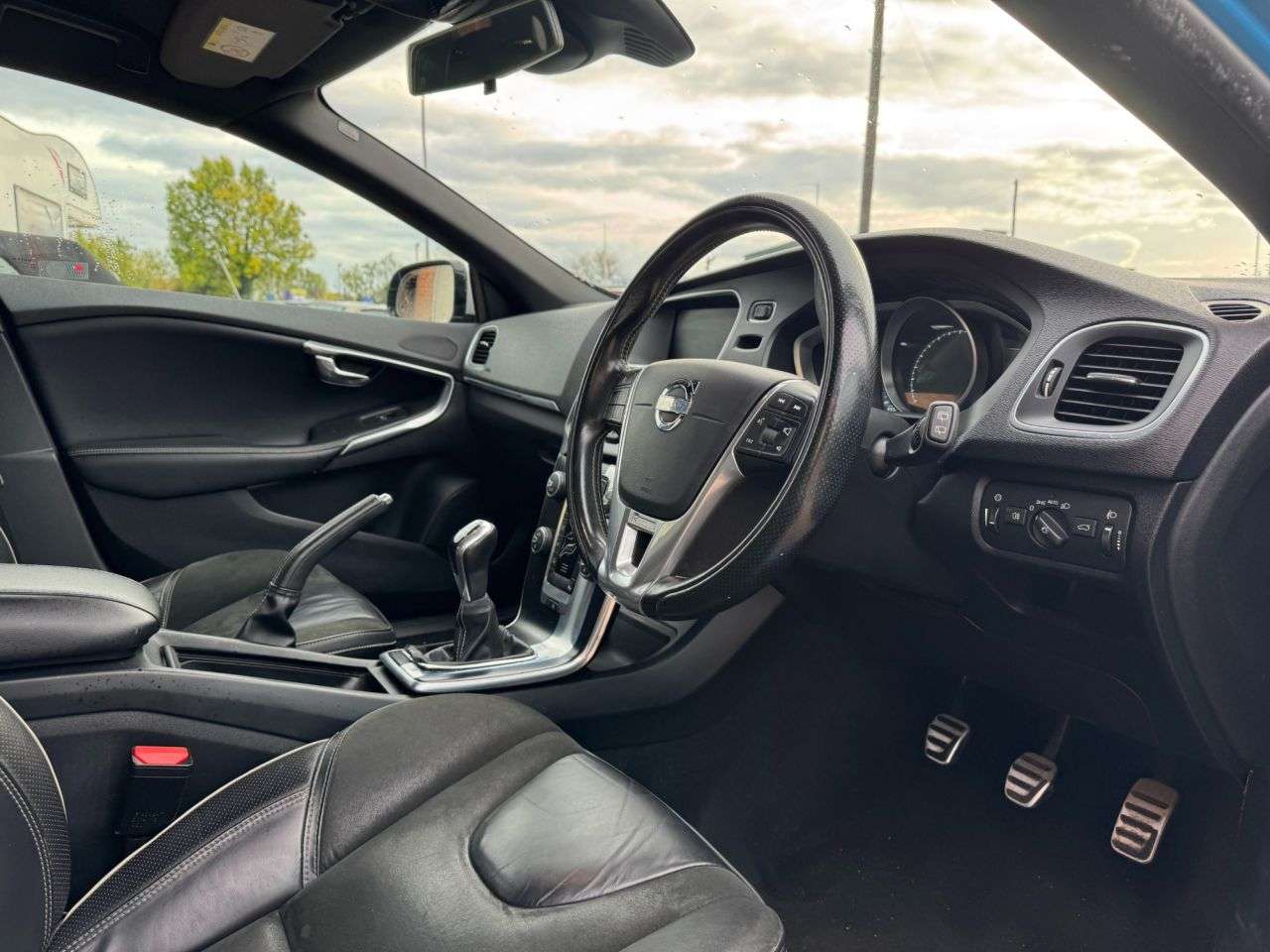 2014 VOLVO V40 2014 VOLVO V40