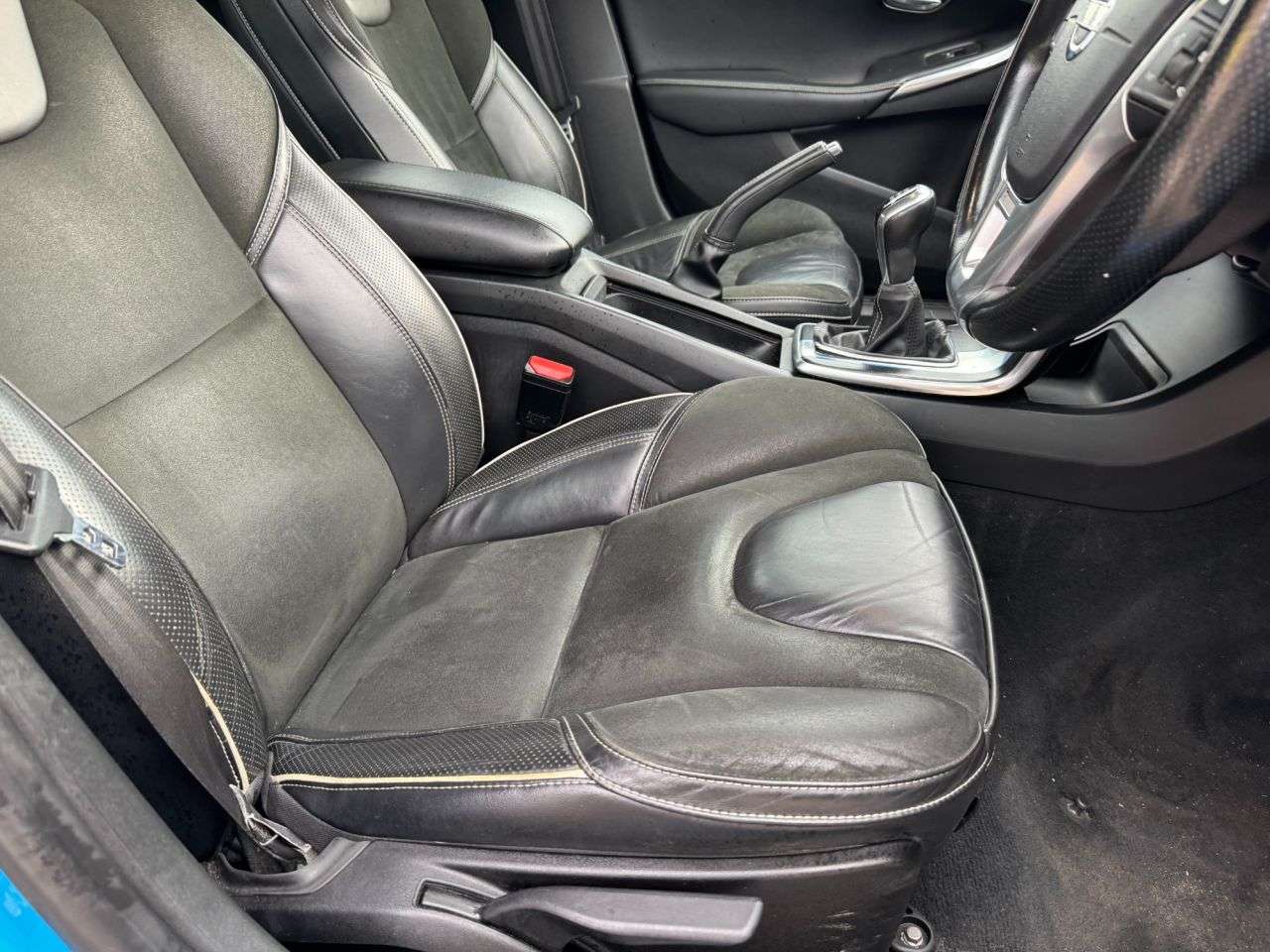 2014 VOLVO V40 2014 VOLVO V40