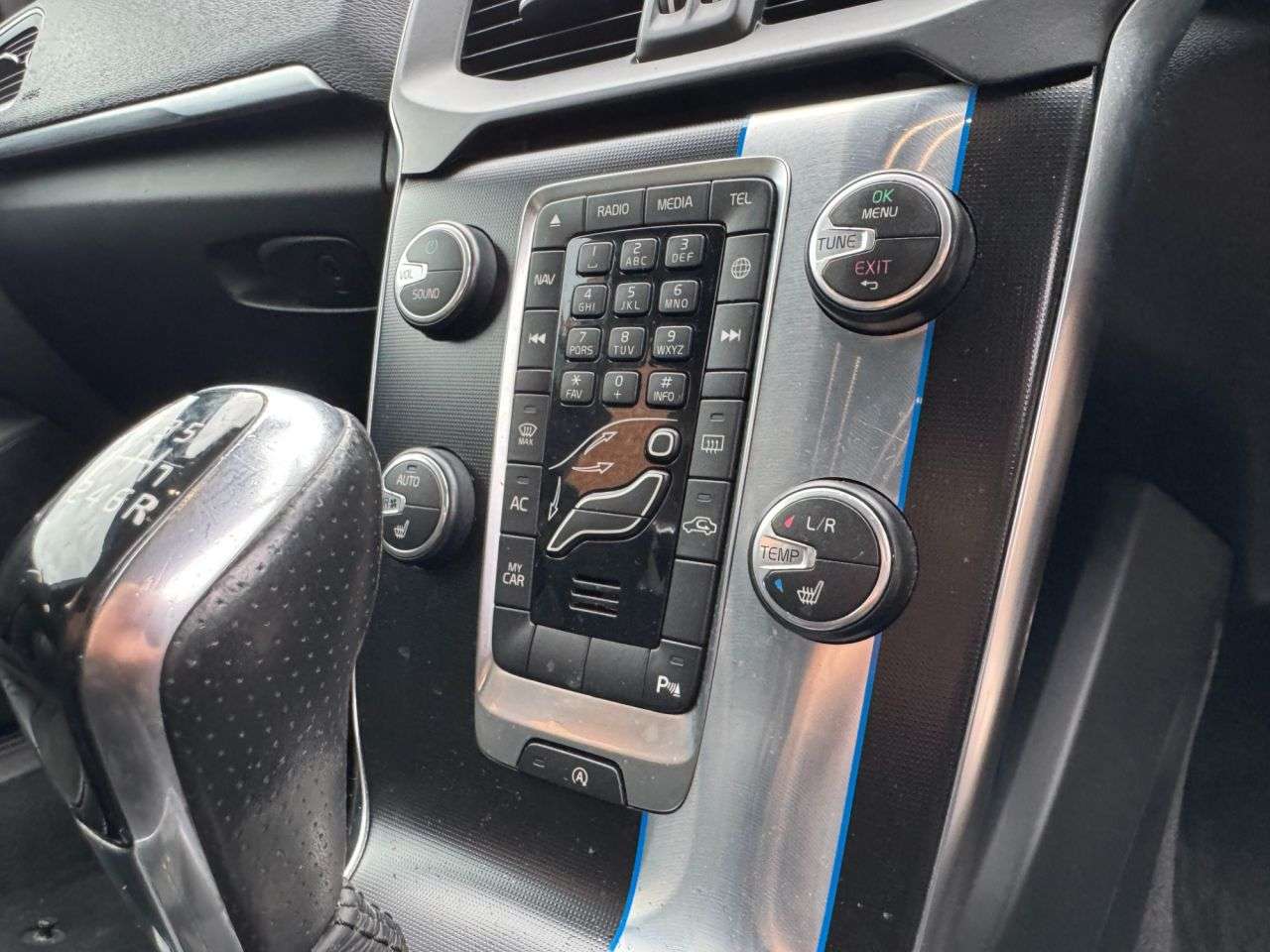 2014 VOLVO V40 2014 VOLVO V40