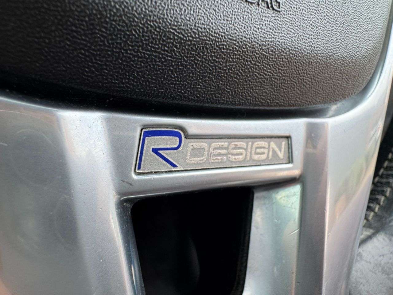 2014 VOLVO V40 2014 VOLVO V40