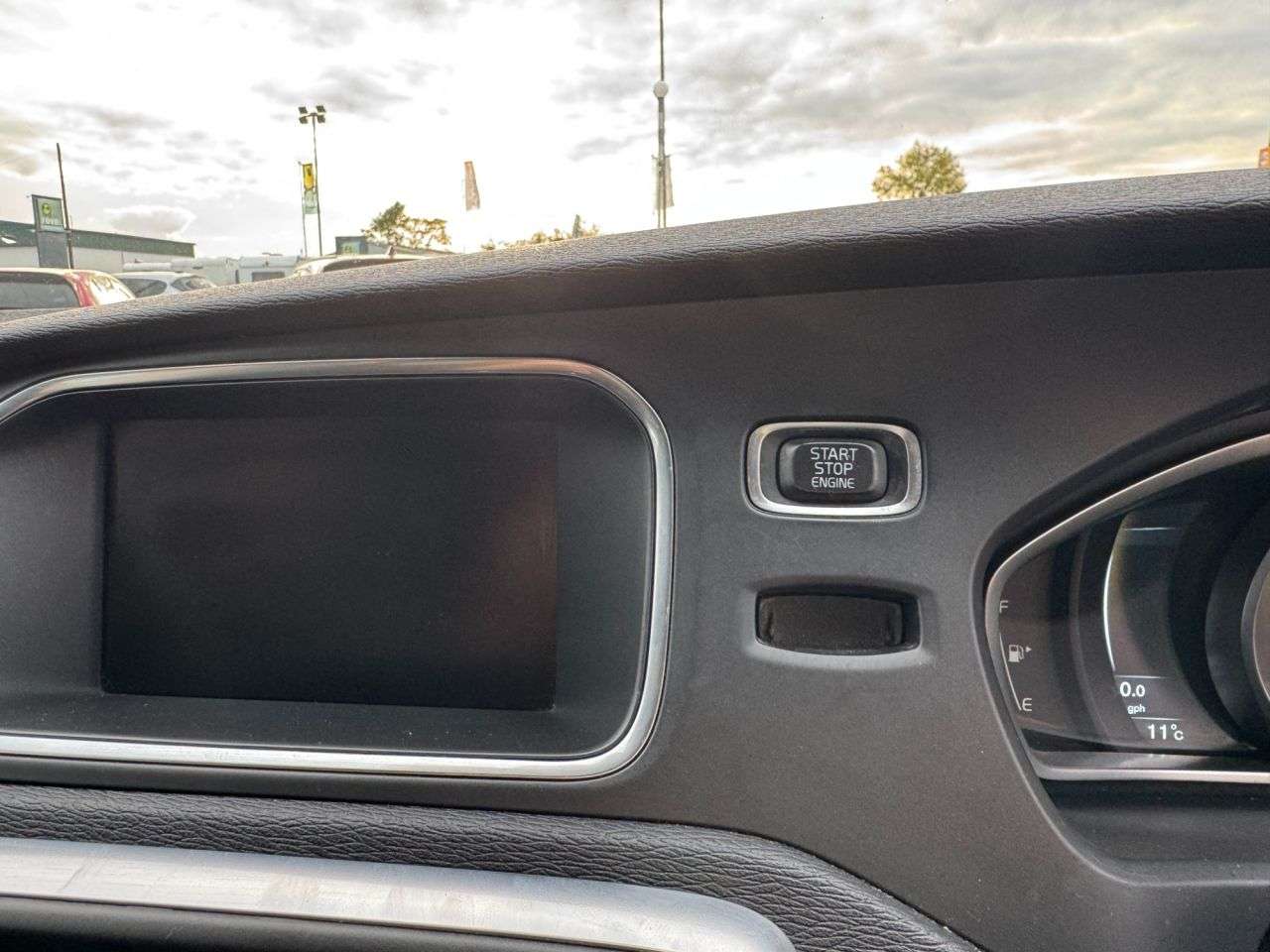 2014 VOLVO V40 2014 VOLVO V40