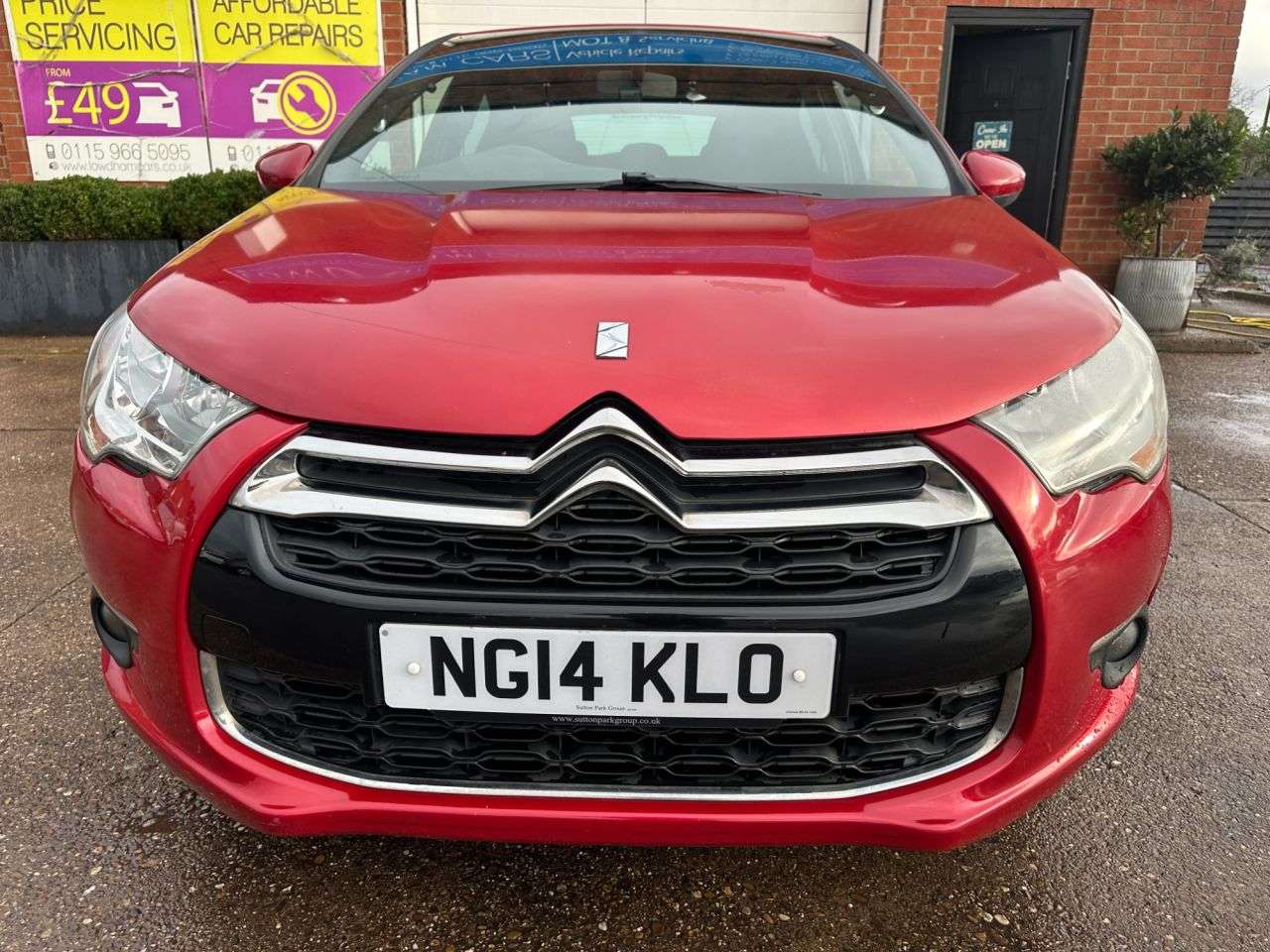 A 2014 CITROEN DS4 1.6 e-HDi Airdream DSign Hatchback 5dr Diesel Manual Euro 5 (s/s) (115 ps) A 2014 CITROEN DS4 1.6 e-HDi Airdream DSign Hatchback 5dr Diesel Manual Euro 5 (s/s) (115 ps)