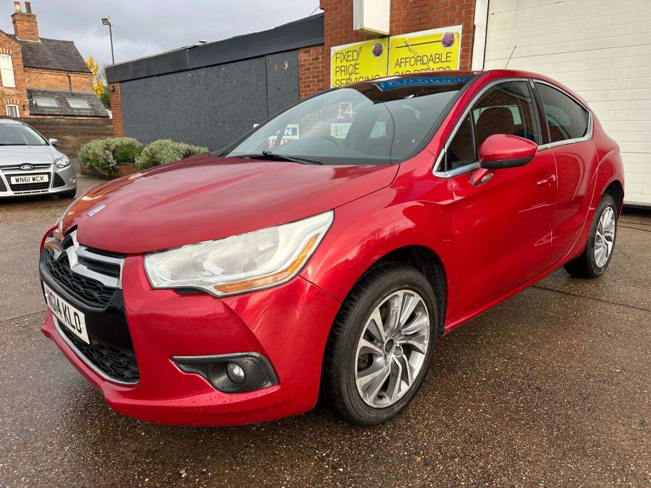 A 2014 CITROEN DS4 1.6 e-HDi Airdream DSign Hatchback 5dr Diesel Manual Euro 5 (s/s) (115 ps) A 2014 CITROEN DS4 1.6 e-HDi Airdream DSign Hatchback 5dr Diesel Manual Euro 5 (s/s) (115 ps)