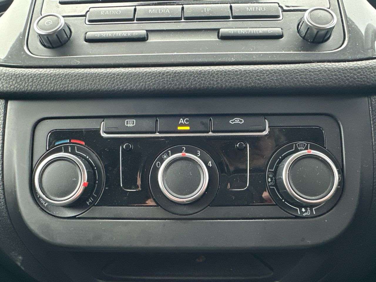 2012 VOLKSWAGEN TIGUAN 2012 VOLKSWAGEN TIGUAN