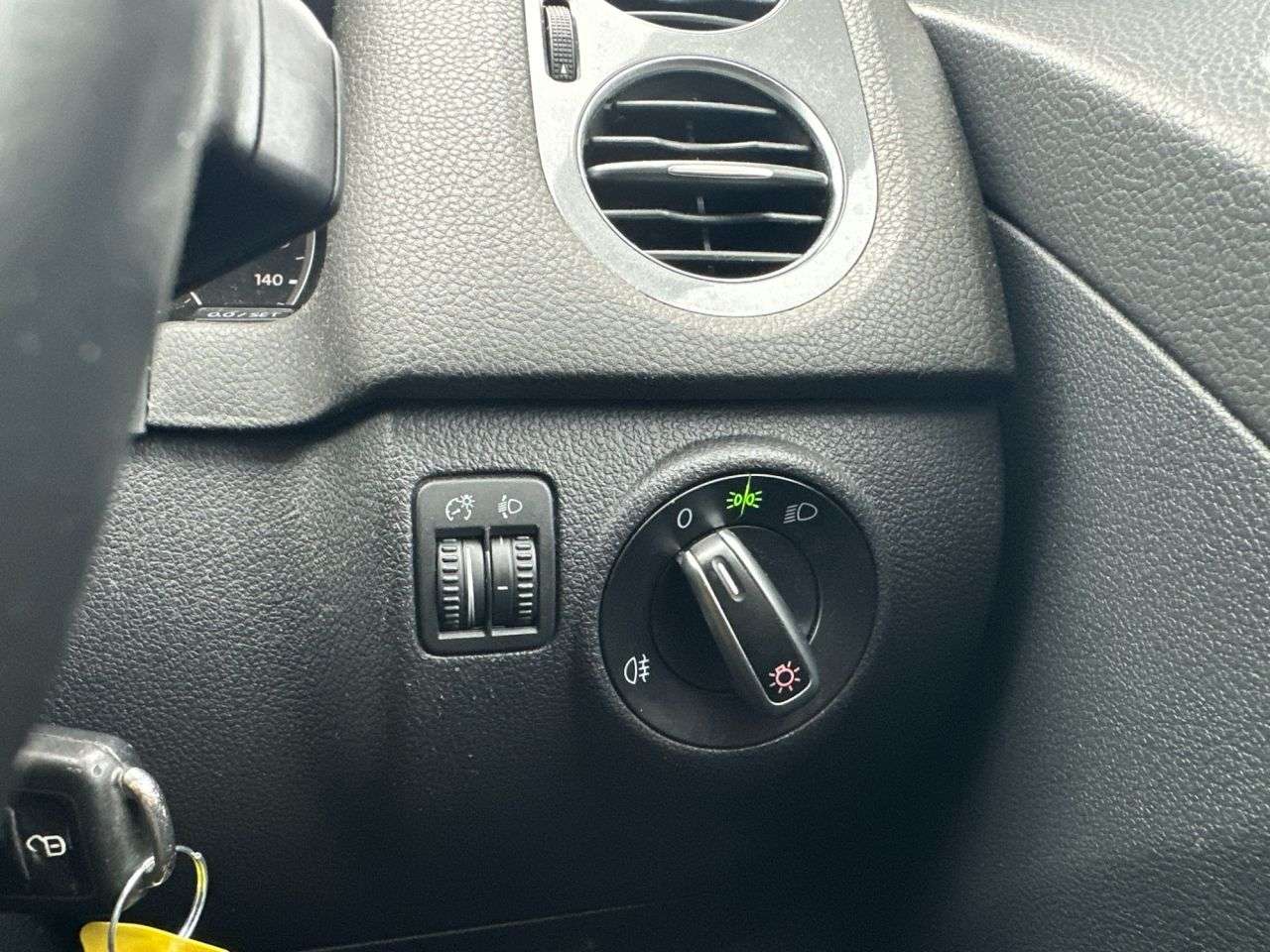 2012 VOLKSWAGEN TIGUAN 2012 VOLKSWAGEN TIGUAN