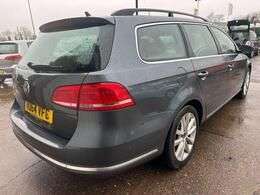 A 2014 VOLKSWAGEN PASSAT 2.0 TDI BlueMotion Tech Executive Estate 5dr Diesel Manual Euro 5 (s/s) (14 A 2014 VOLKSWAGEN PASSAT 2.0 TDI BlueMotion Tech Executive Estate 5dr Diesel Manual Euro 5 (s/s) (14