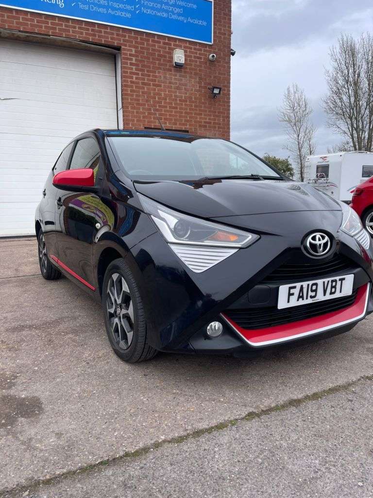 A 2019 TOYOTA AYGO 1.0 VVT-i x-trend Hatchback 5dr Petrol Manual Euro 6 (71 ps) A 2019 TOYOTA AYGO 1.0 VVT-i x-trend Hatchback 5dr Petrol Manual Euro 6 (71 ps)