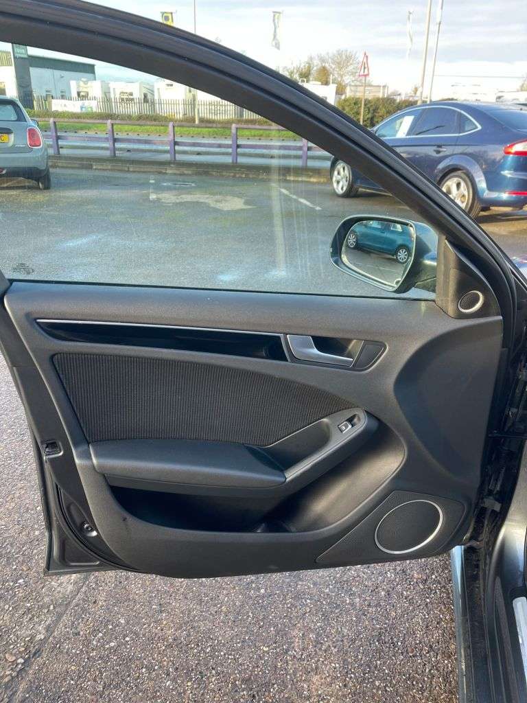 2013 AUDI A4 AVANT 2013 AUDI A4 AVANT