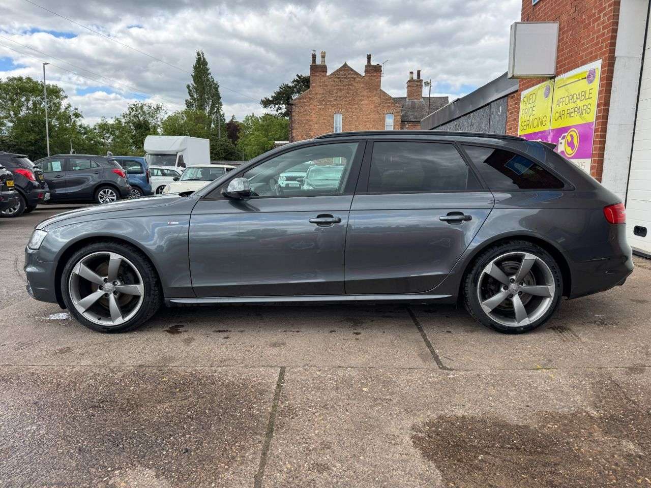 A 2013 AUDI A4 AVANT 1.8 TFSI Black Edition Estate 5dr Petrol Manual Euro 5 (s/s) (120 ps) A 2013 AUDI A4 AVANT 1.8 TFSI Black Edition Estate 5dr Petrol Manual Euro 5 (s/s) (120 ps)