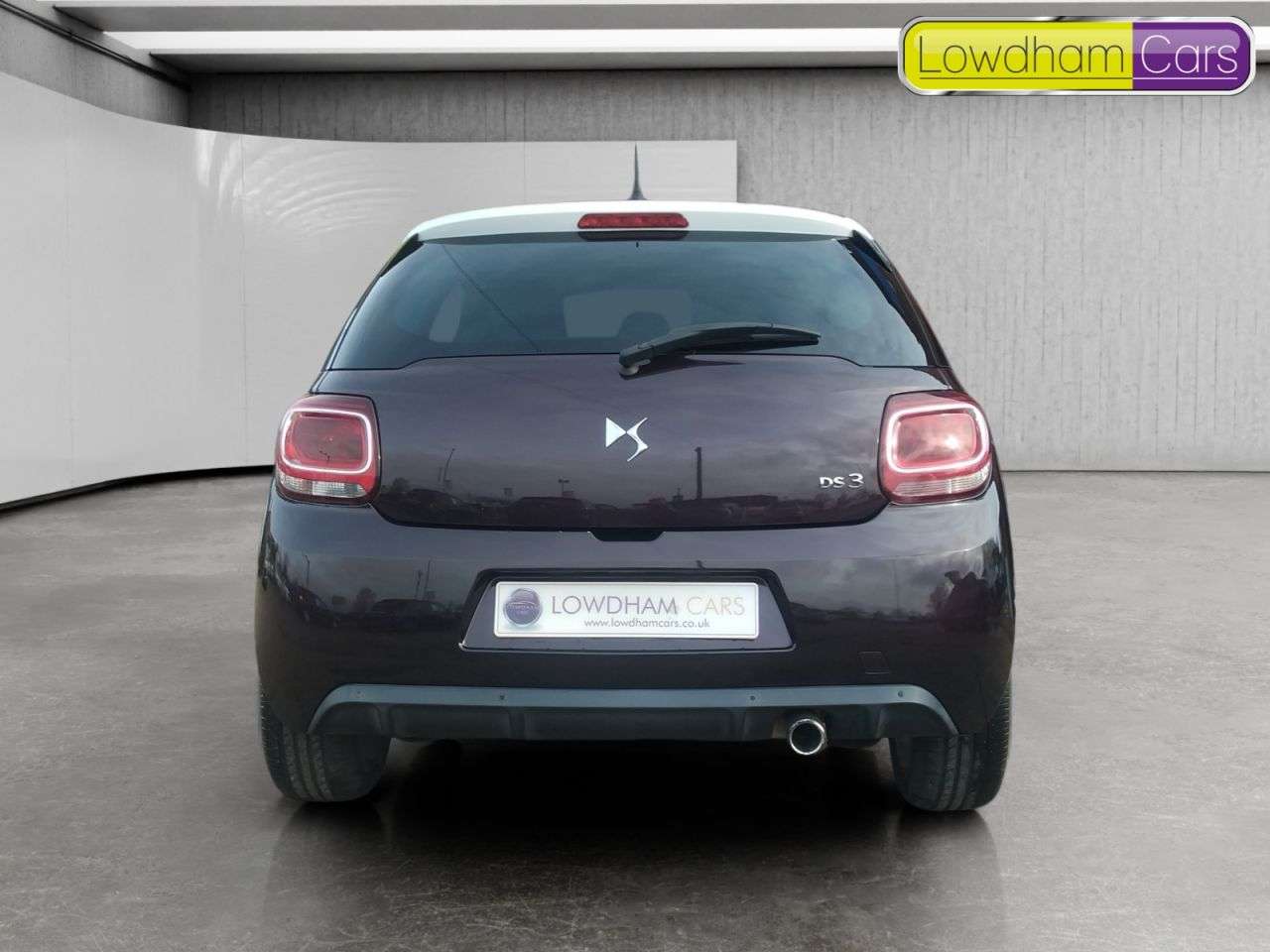 A 2016 DS AUTOMOBILES DS 3 1.2 PureTech Elegance Hatchback 3dr Petrol EAT6 Euro 6 (s/s) (110 ps) A 2016 DS AUTOMOBILES DS 3 1.2 PureTech Elegance Hatchback 3dr Petrol EAT6 Euro 6 (s/s) (110 ps)