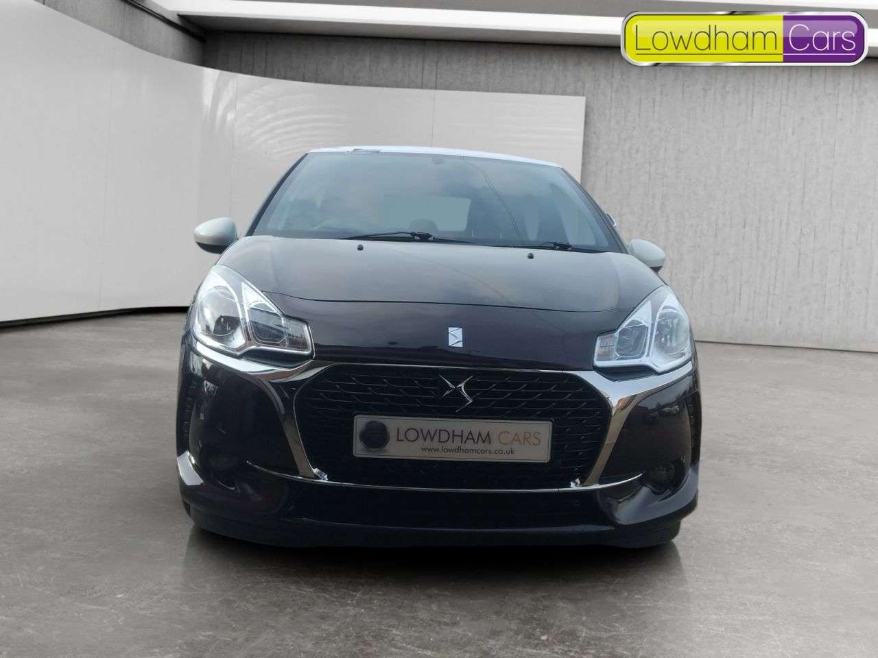 A 2016 DS AUTOMOBILES DS 3 1.2 PureTech Elegance Hatchback 3dr Petrol EAT6 Euro 6 (s/s) (110 ps) A 2016 DS AUTOMOBILES DS 3 1.2 PureTech Elegance Hatchback 3dr Petrol EAT6 Euro 6 (s/s) (110 ps)