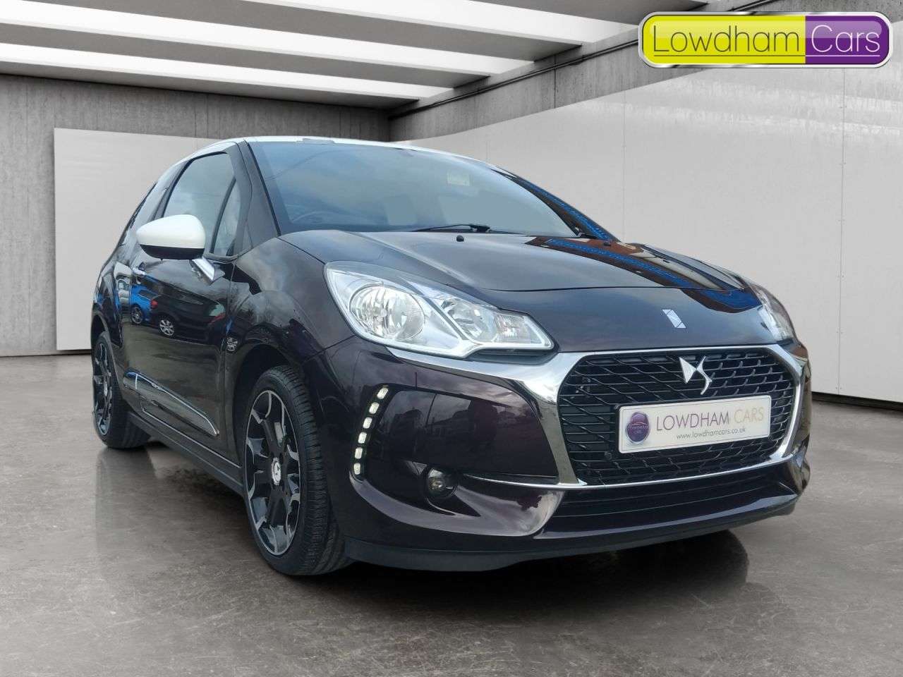 A 2016 DS AUTOMOBILES DS 3 1.2 PureTech Elegance Hatchback 3dr Petrol EAT6 Euro 6 (s/s) (110 ps) A 2016 DS AUTOMOBILES DS 3 1.2 PureTech Elegance Hatchback 3dr Petrol EAT6 Euro 6 (s/s) (110 ps)