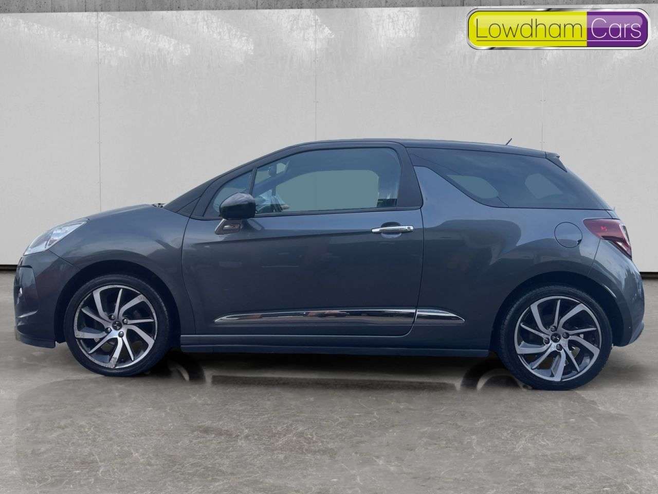A 2015 CITROEN DS3 1.6 e-HDi DStyle Plus Hatchback 3dr Diesel Manual Euro 5 (s/s) (90 ps) A 2015 CITROEN DS3 1.6 e-HDi DStyle Plus Hatchback 3dr Diesel Manual Euro 5 (s/s) (90 ps)