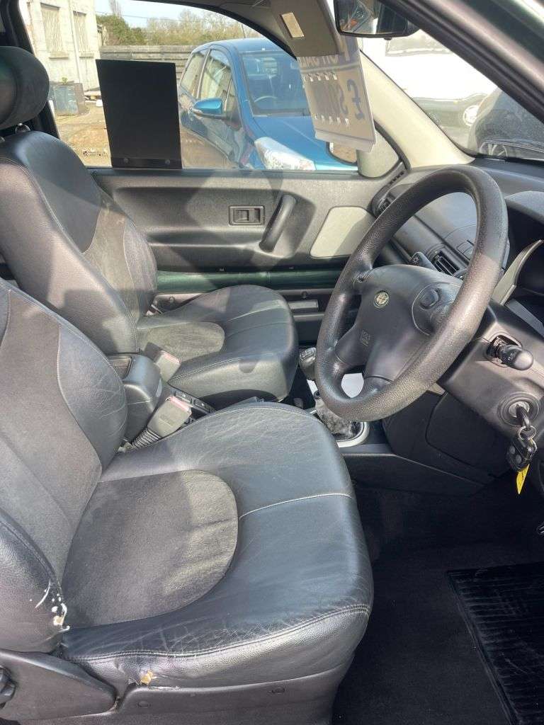 A 2004 LAND ROVER FREELANDER 1.8i Soft Top 3dr Petrol Manual (248 g/km, 118 bhp) A 2004 LAND ROVER FREELANDER 1.8i Soft Top 3dr Petrol Manual (248 g/km, 118 bhp)